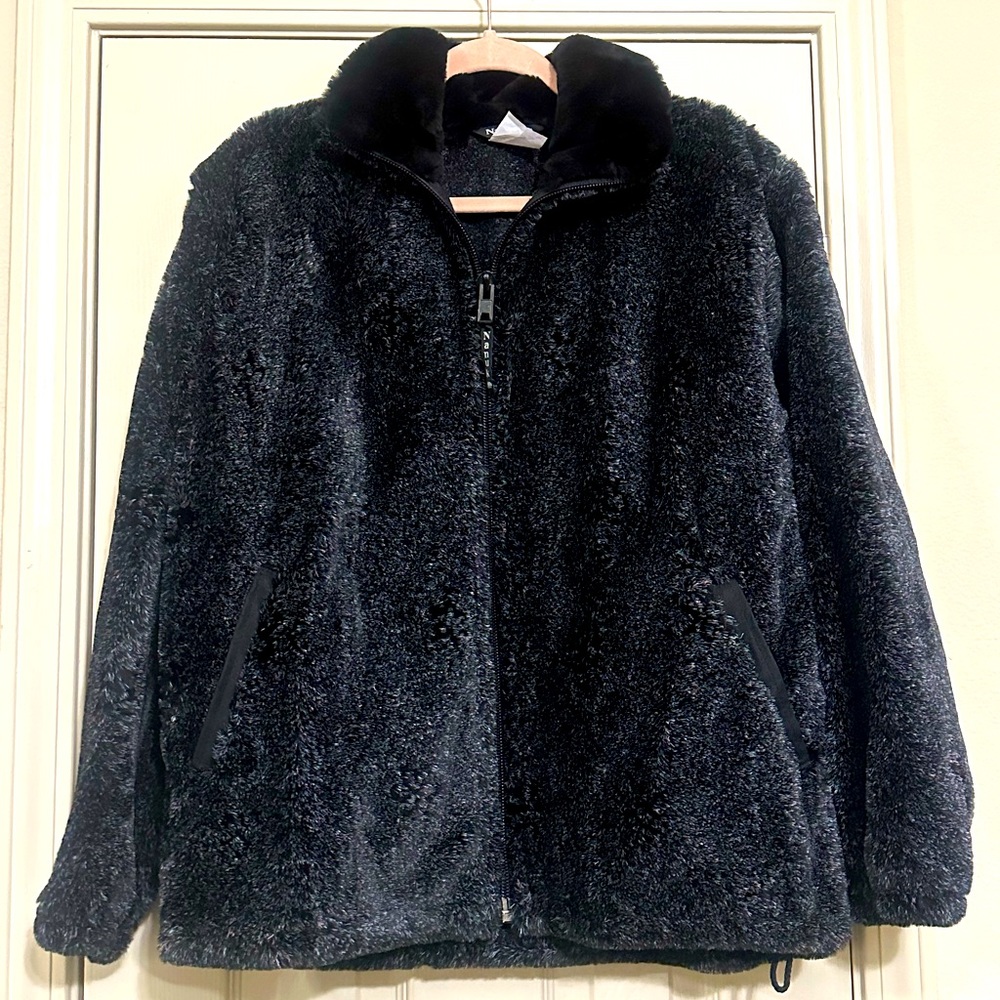 ❗️Vintage Nanuk faux fur coat black with hints of green and pink size small